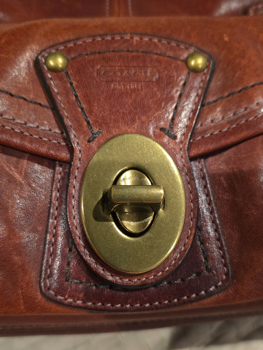Vintage Coach Chestnut Brown Leather Shoulder Bag with Turnlock - Picture 2 of 12